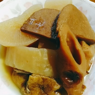 大根と黒ハンペンの煮物!